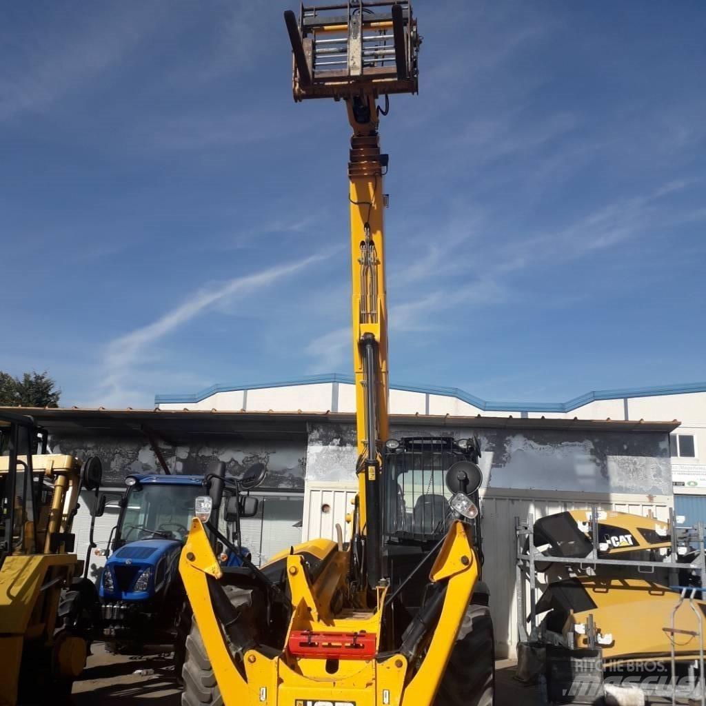 JCB 540-170 伸縮臂操作車