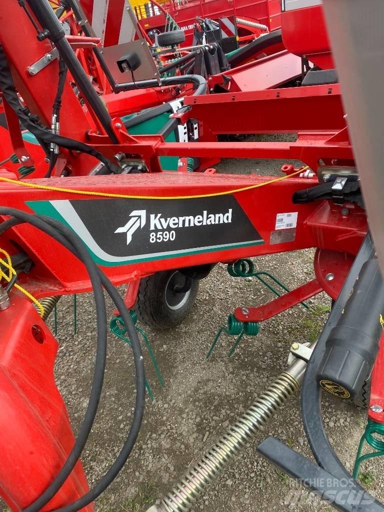 Kverneland 8590 耙與翻草機
