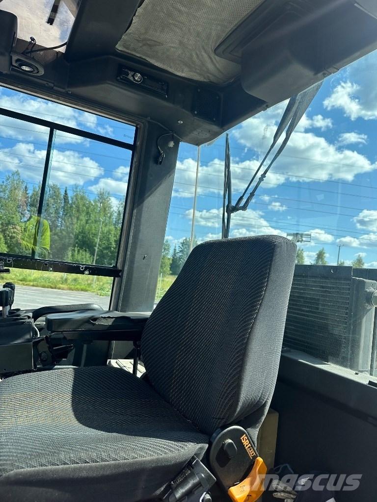 Sisu TD1206 柴油卡車