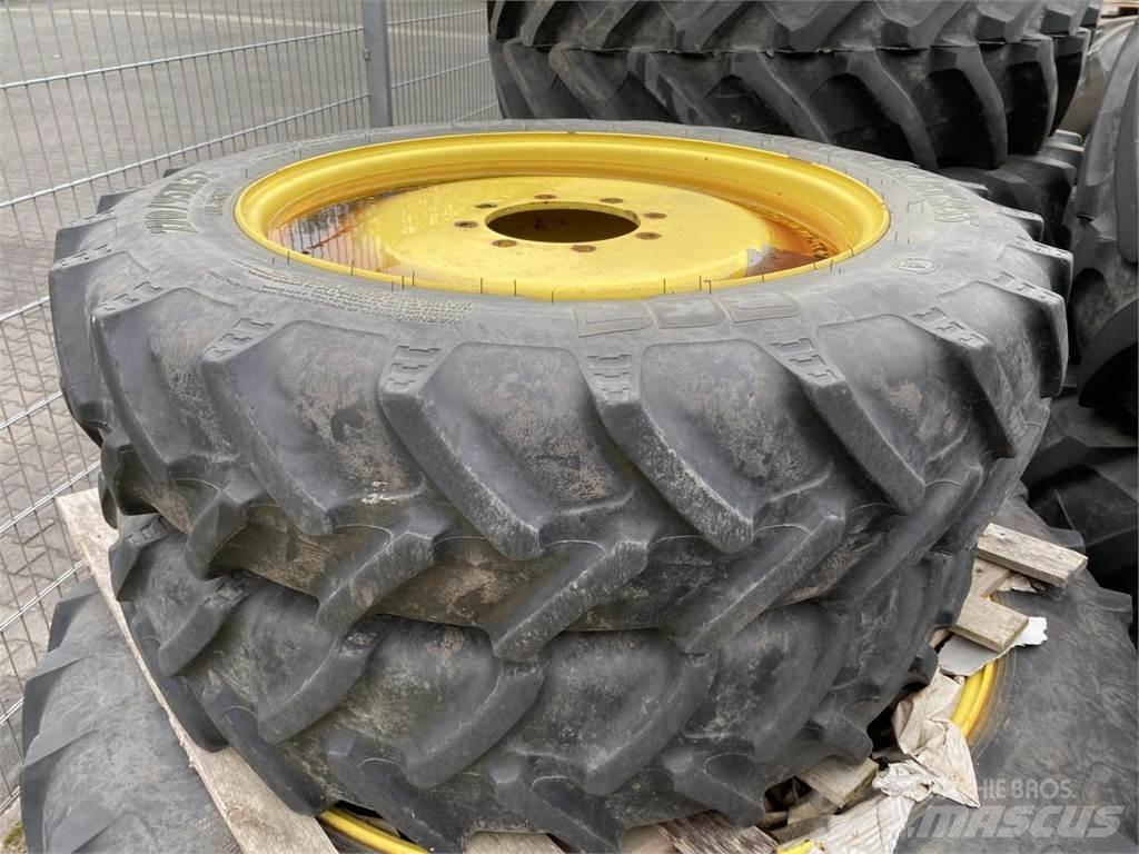 BKT 270/95R32 輪胎、車輪和輪圈