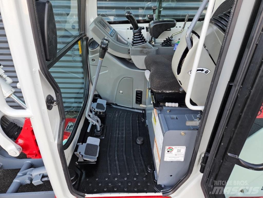 Takeuchi TB 216 小型挖土機/掘鑿機<7t(小型挖掘機)