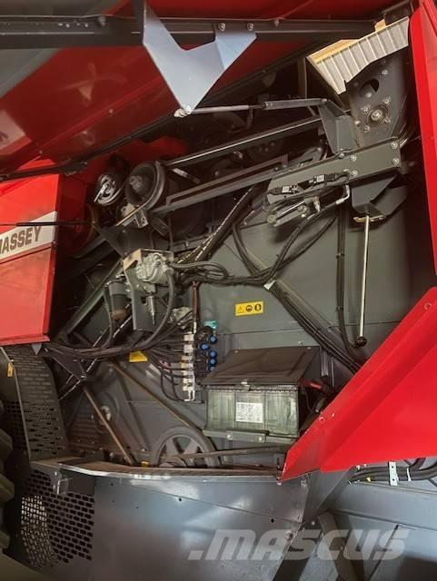 Massey Ferguson 7244 聯合收穫機