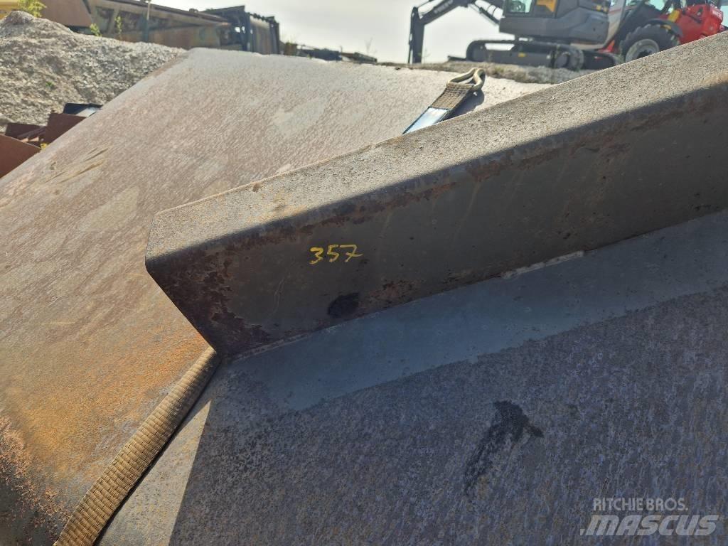 Volvo L 180 鏟斗