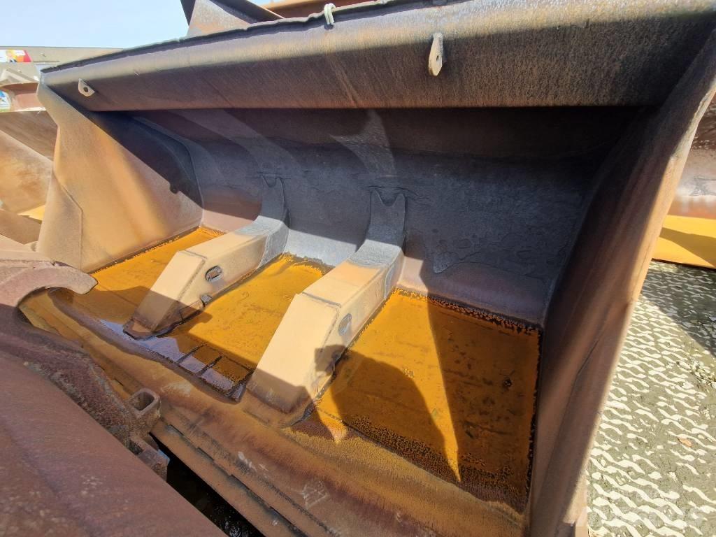 Volvo L 180 鏟斗