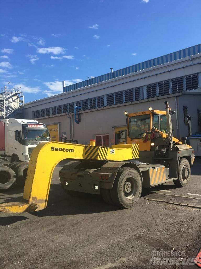 Terberg RT222 終端式曳引機