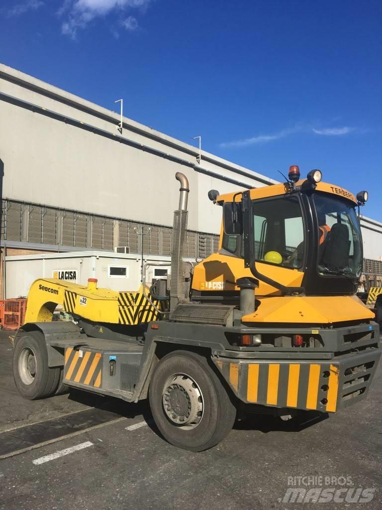 Terberg RT222 終端式曳引機