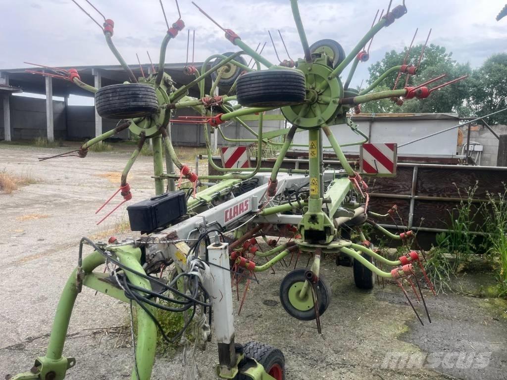 CLAAS Volto 1050 T 耙與翻草機