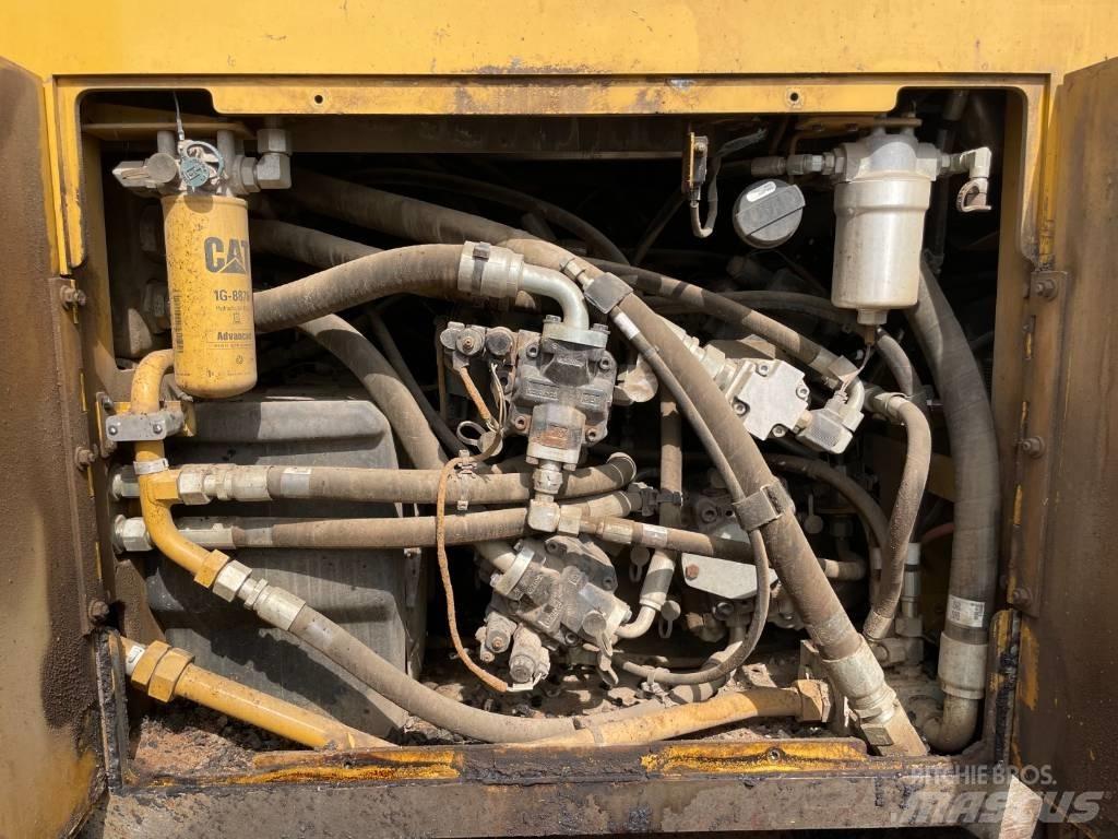 CAT AP555F 瀝青攤舖機/鋪路機