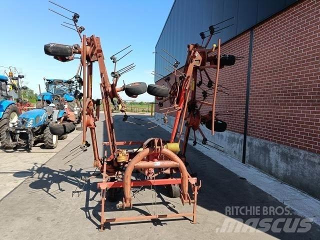 Kuhn GF8501 MH 耙與翻草機