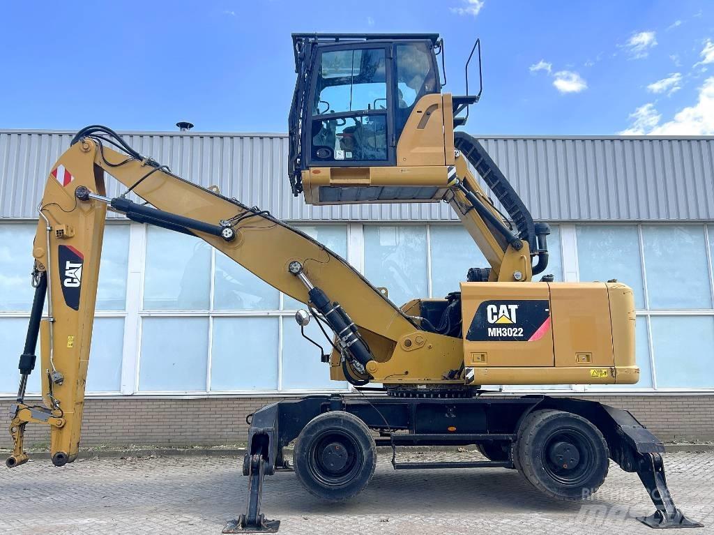 CAT MH 3022    2015    CE 廢棄物/工業用操作車
