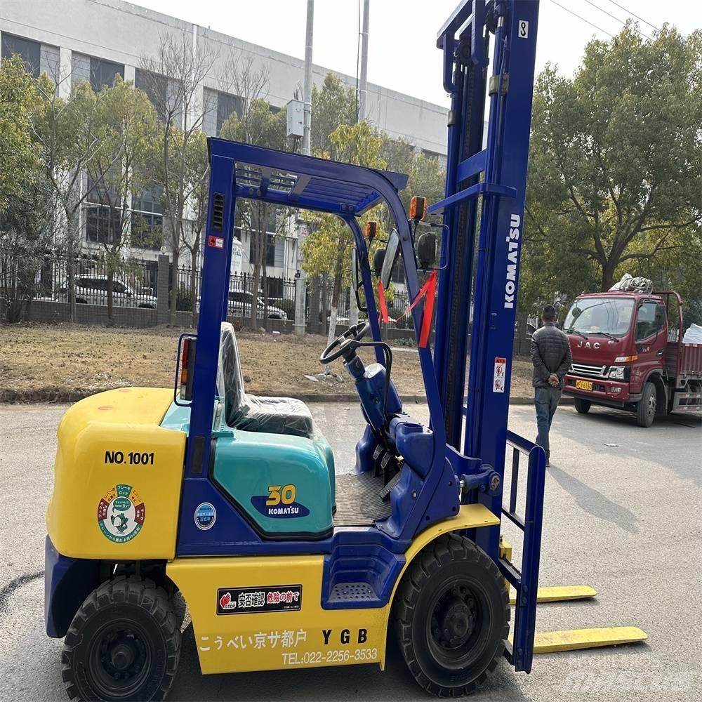 Komatsu FD30-14 柴油卡車