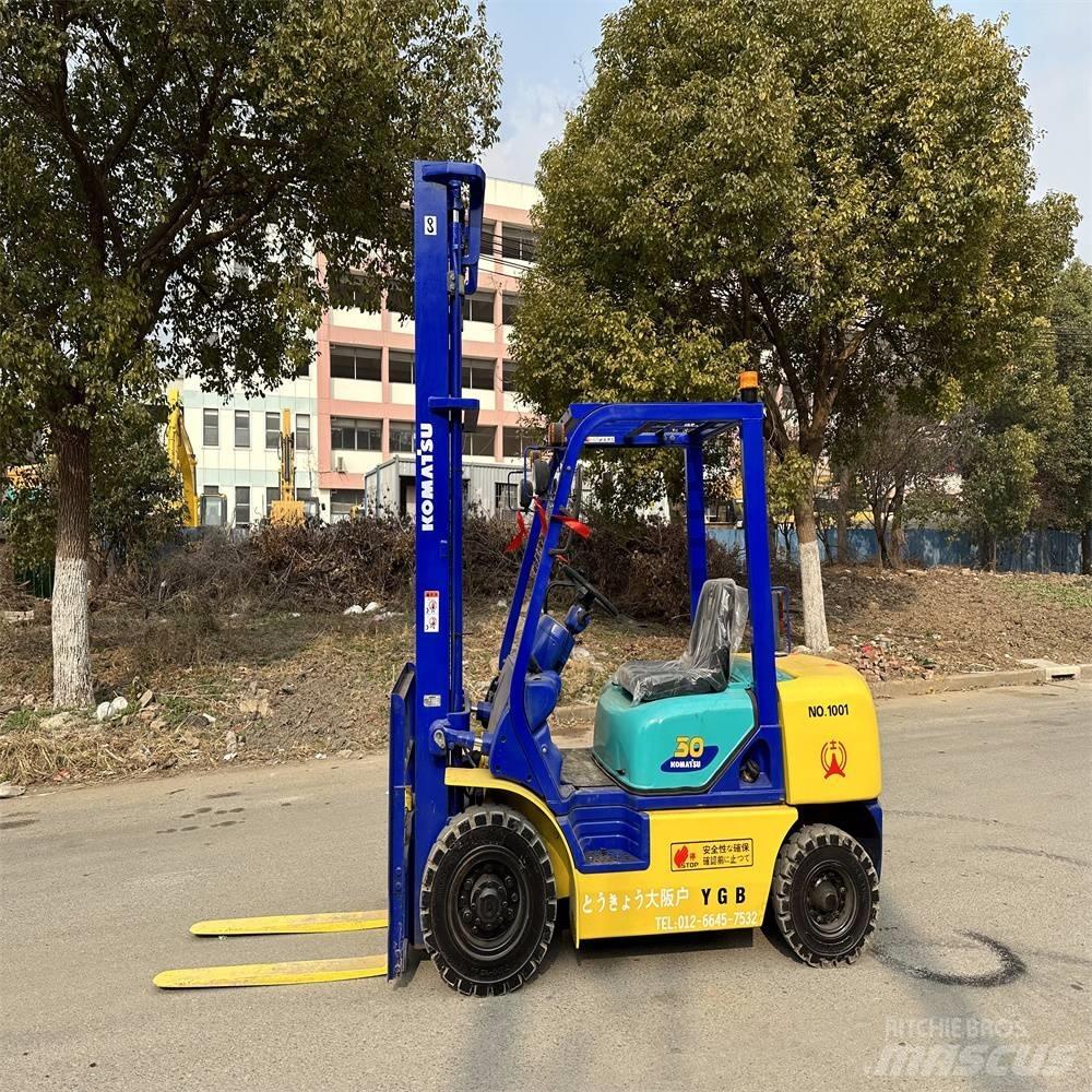 Komatsu FD30-14 柴油卡車