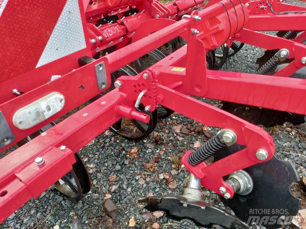 Horsch Terrano 3 FX 中耕管理機