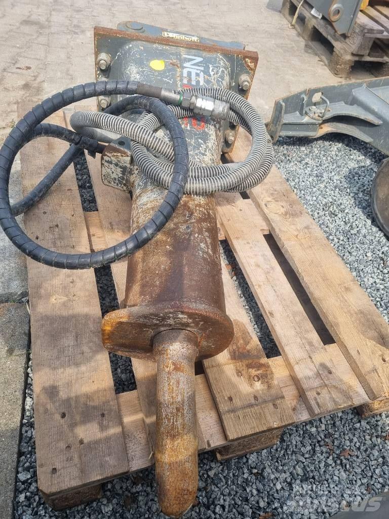 Wacker Neuson NE22 破碎機