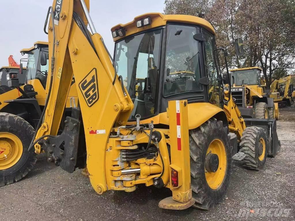 JCB 3CX 輪胎式裝載機