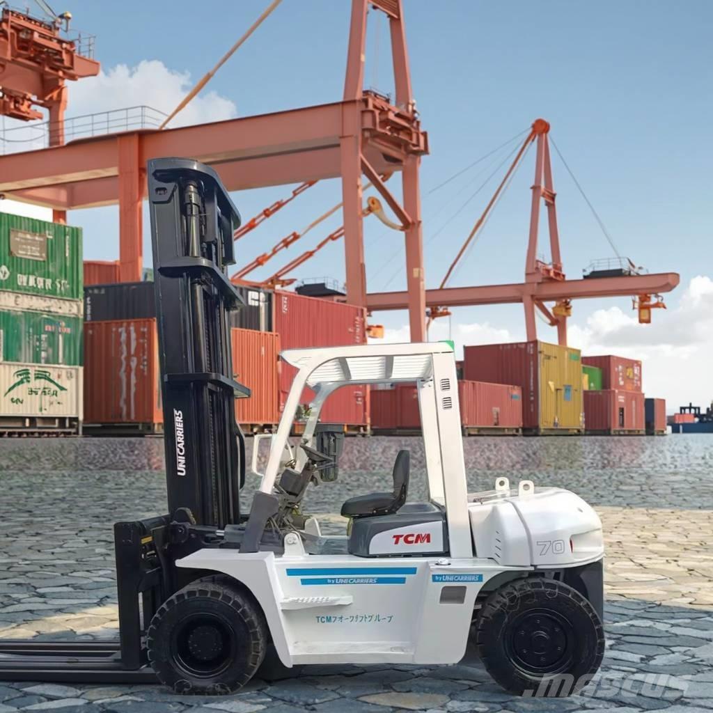 TCM FD 70 Z8 貨箱式卡車