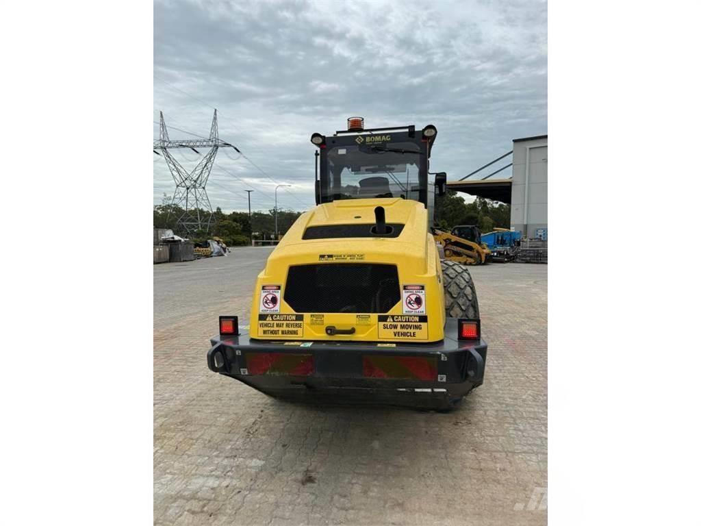 BMW 213D 單輪滾壓機