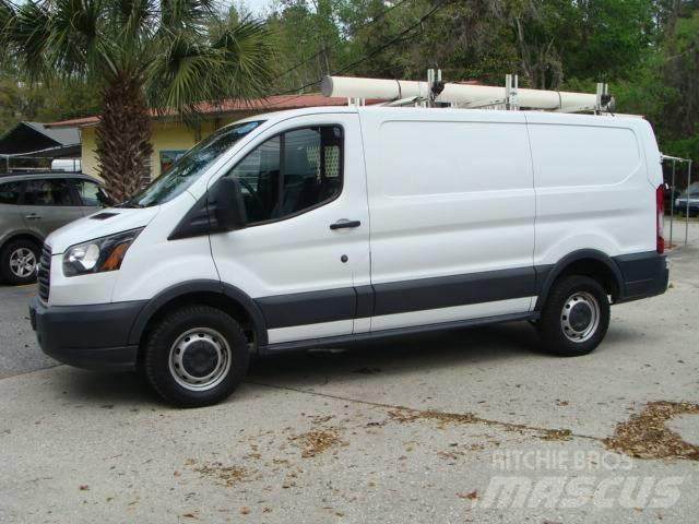 Ford T250 貨箱式卡車