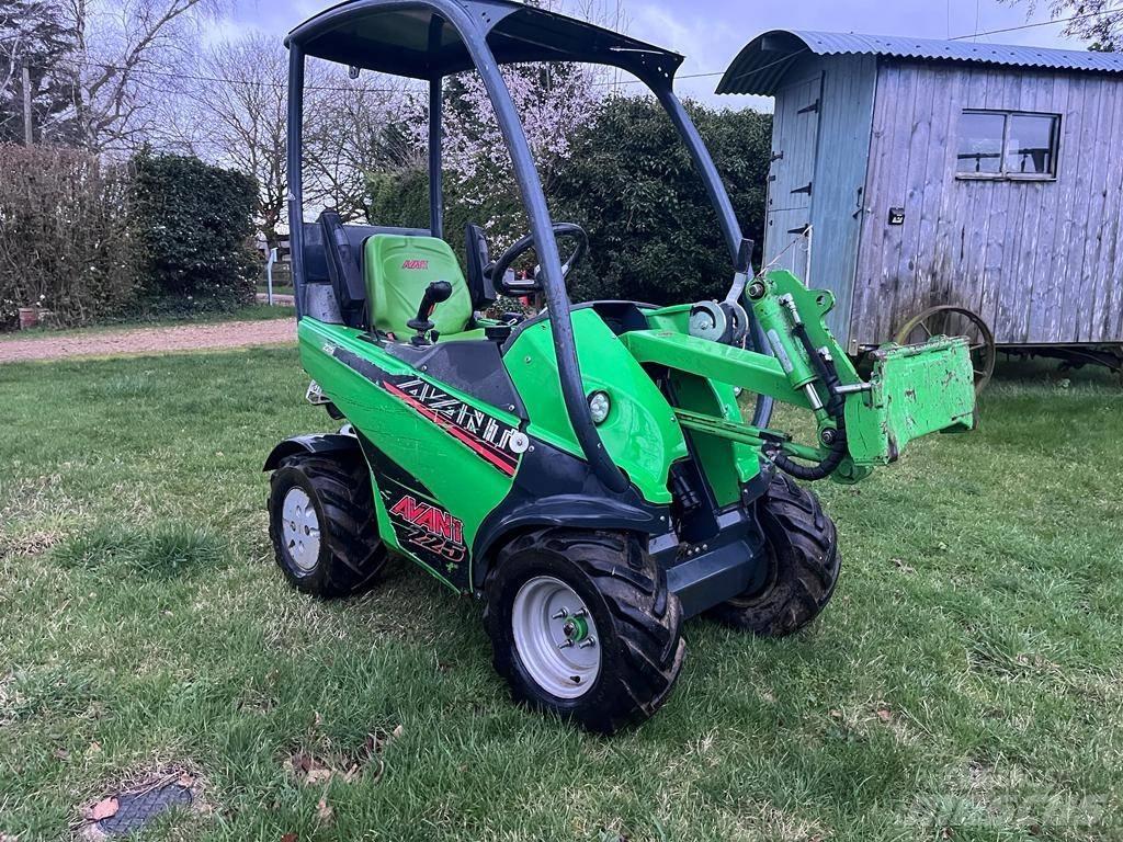 Avant 225 多功能裝載機
