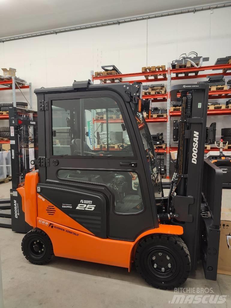 Doosan B25NS TARJOUS! 電動堆高機
