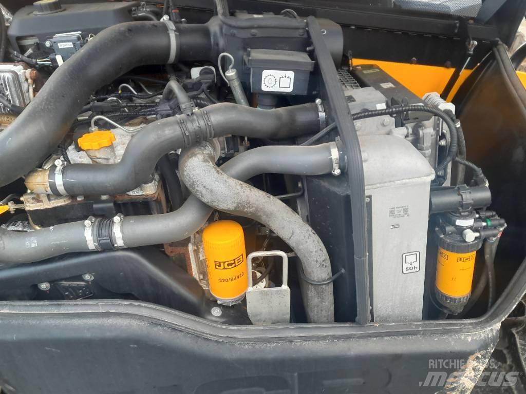 JCB 541-70 伸縮臂操作車
