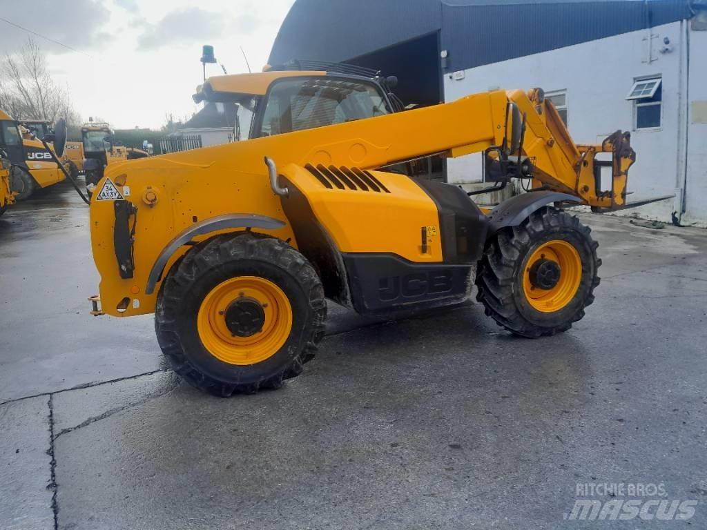 JCB 541-70 伸縮臂操作車