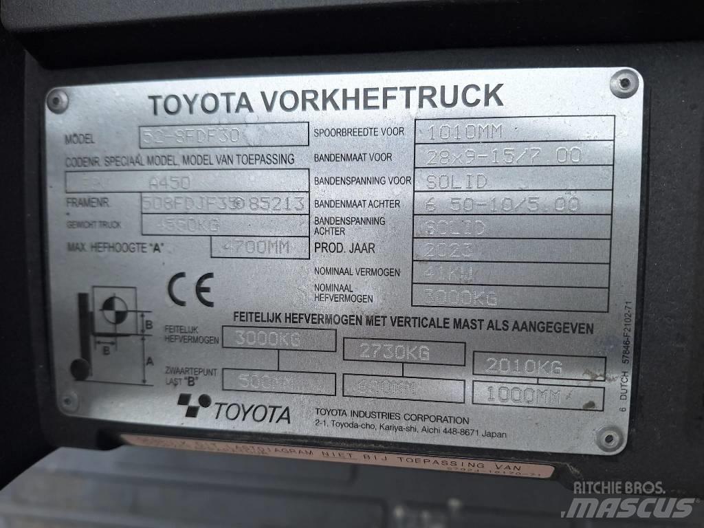 Toyota 52-8 FD F 30 柴油卡車