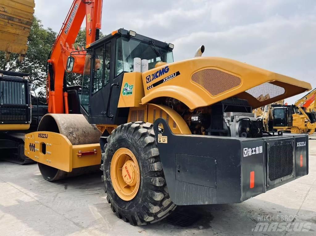 XCMG XS 223 J 單輪滾壓機