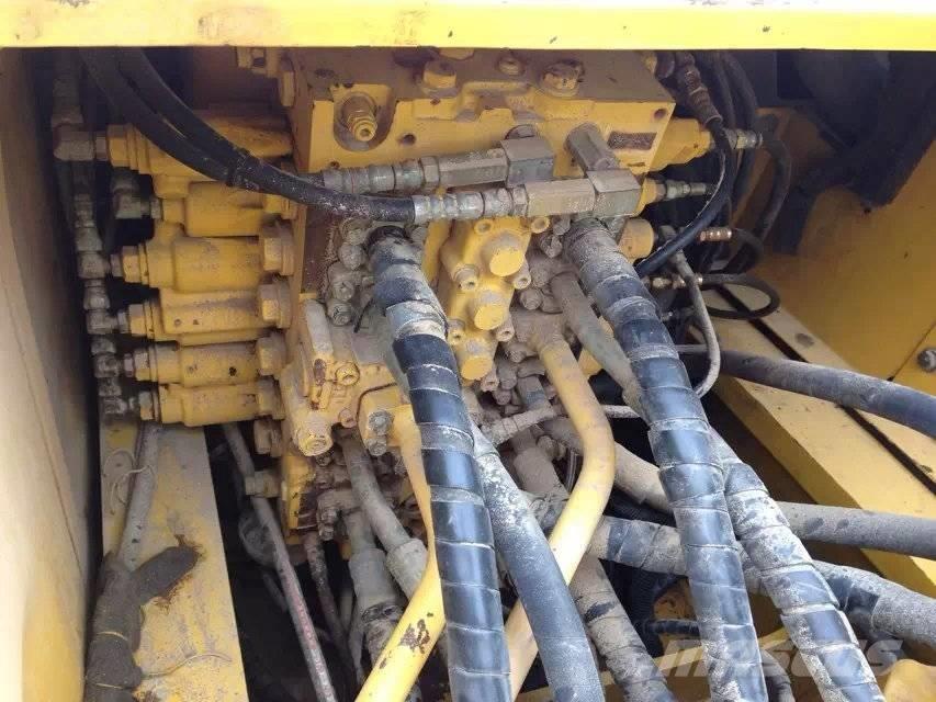 Komatsu pc220-  7 履帶式 挖土機/掘鑿機/挖掘機