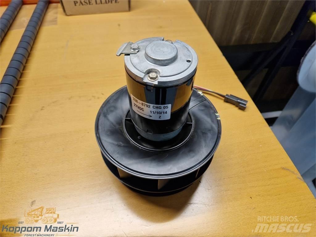 Eco Log 7014088 駕駛室與內部