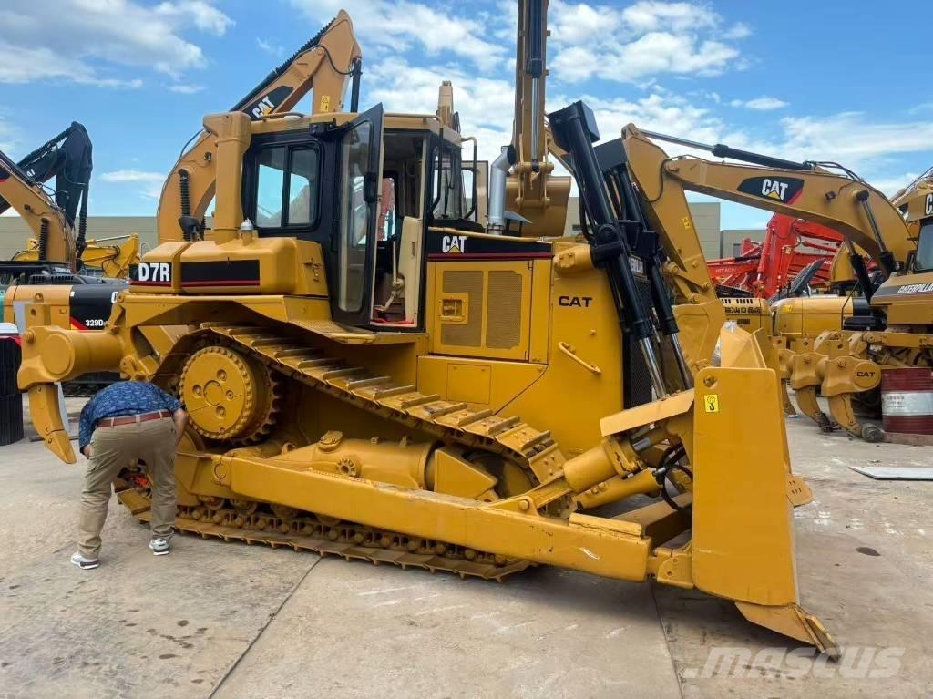 CAT D 7 R 履帶推土機