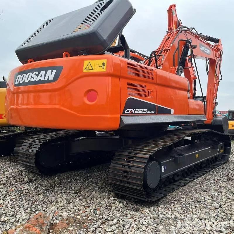 Doosan DX 225 履帶式 挖土機/掘鑿機/挖掘機