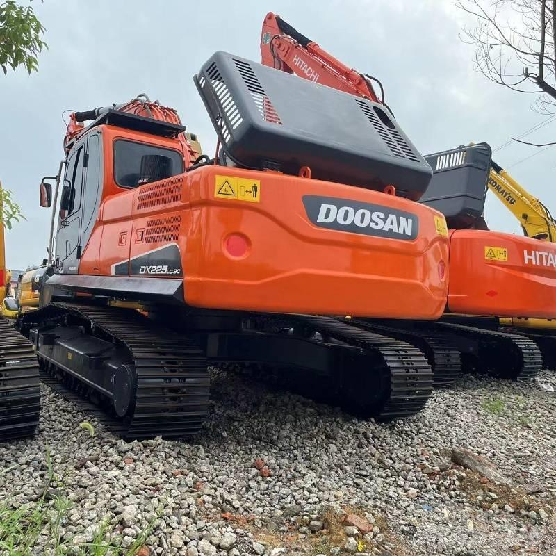 Doosan DX 225 履帶式 挖土機/掘鑿機/挖掘機