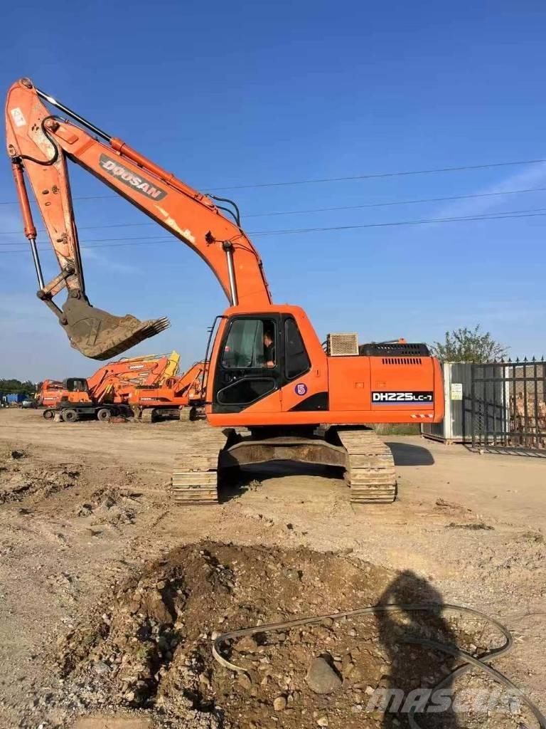Doosan DH 225 LC-9 履帶式 挖土機/掘鑿機/挖掘機