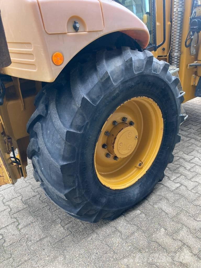 Hydrema 906E 反鏟裝載機