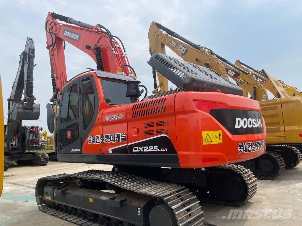 Doosan DX 225 LCA 履帶式 挖土機/掘鑿機/挖掘機