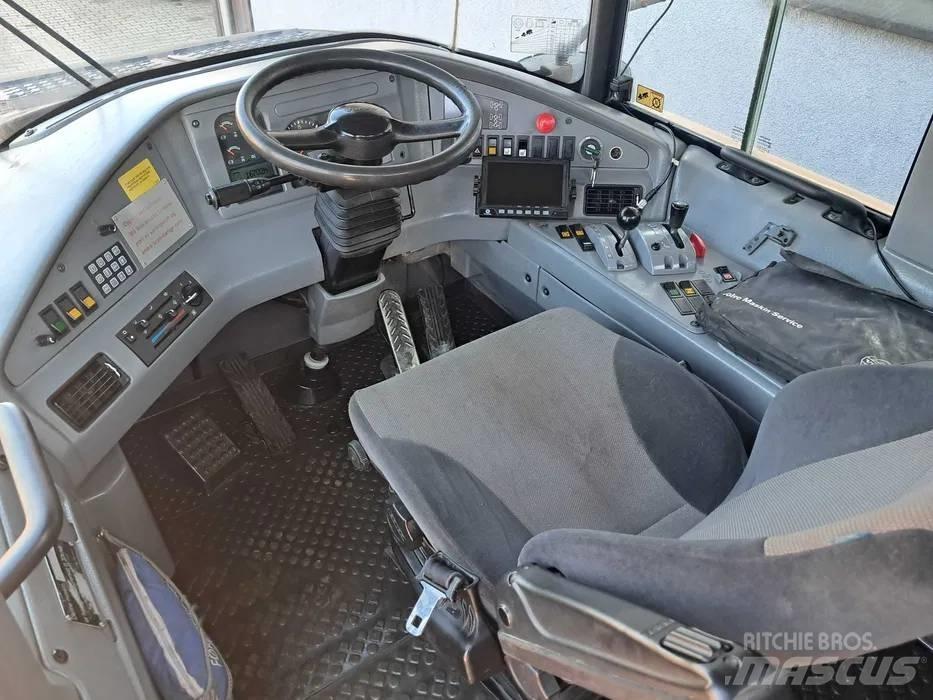 Volvo A 25 E 鉸接式起吊車