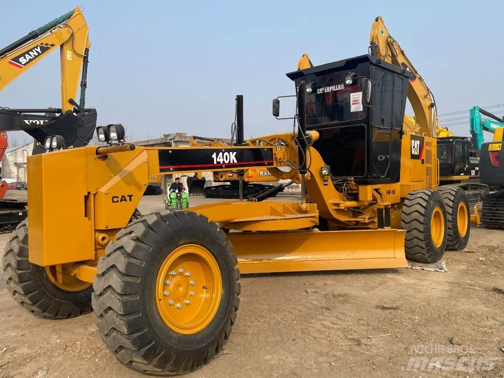 CAT 140 K 平土機