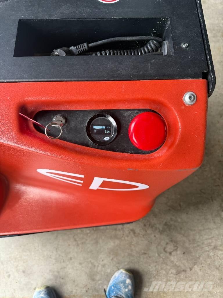 EP WSA 161 手拉式油壓拖板車
