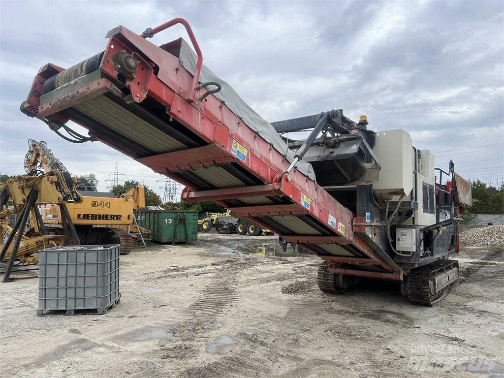 Sandvik QJ 241 破碎機