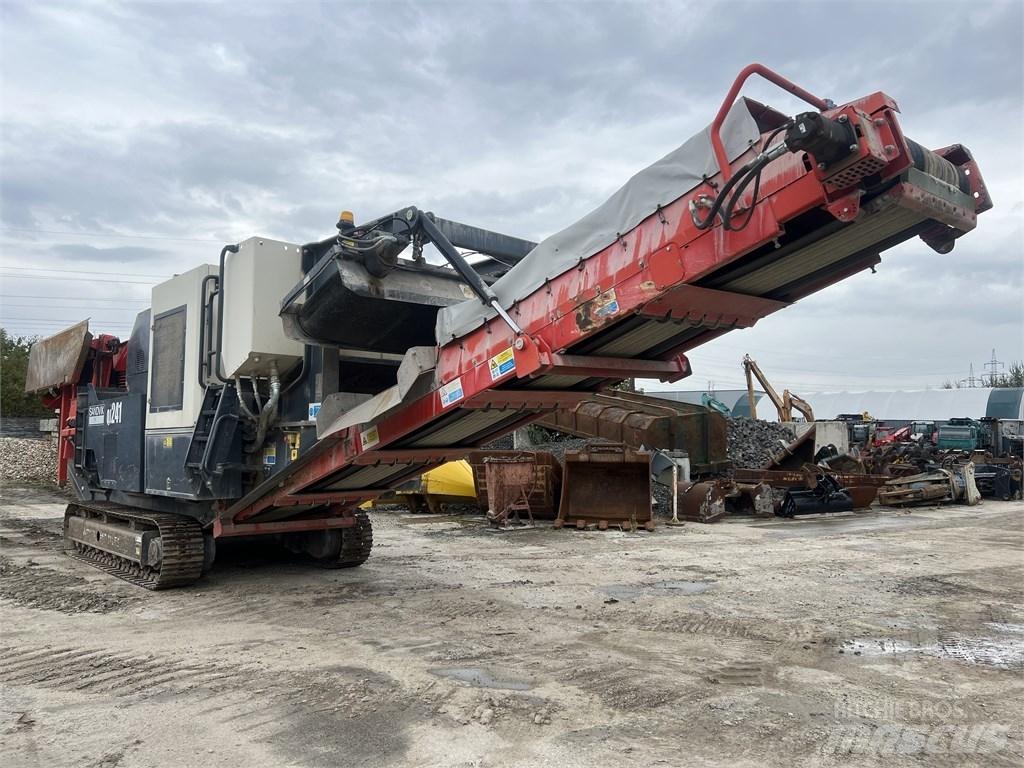 Sandvik QJ 241 破碎機