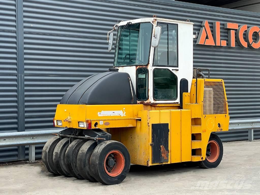 Dynapac CP 142 膠輪滾壓機