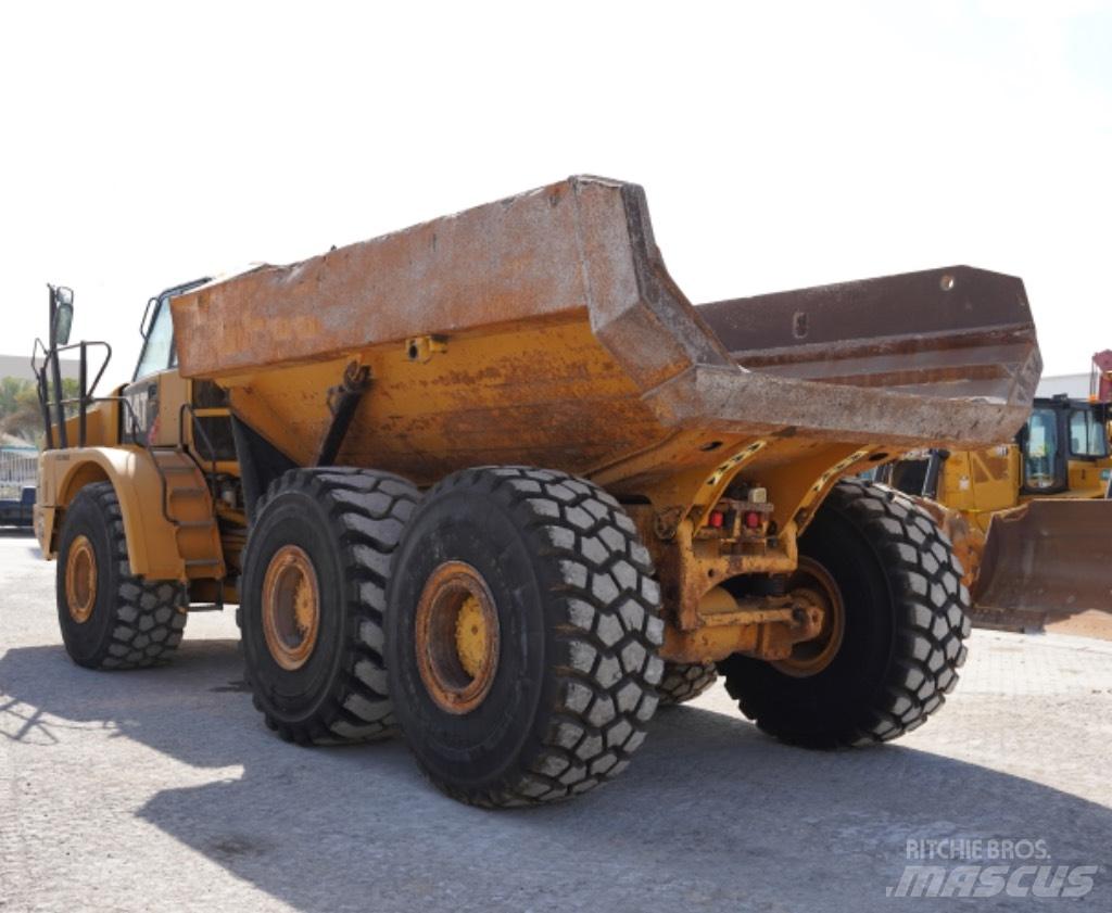 CAT 740 B 鉸接式起吊車