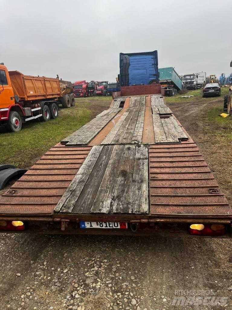 Demmler Wertingen 地架式半拖車
