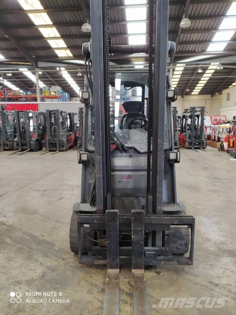 Linde E 35 HL 電動堆高機