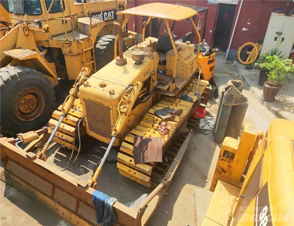 CAT D 4 E 履帶推土機