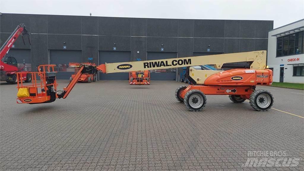 JLG M600JP 伸縮臂高空作業車