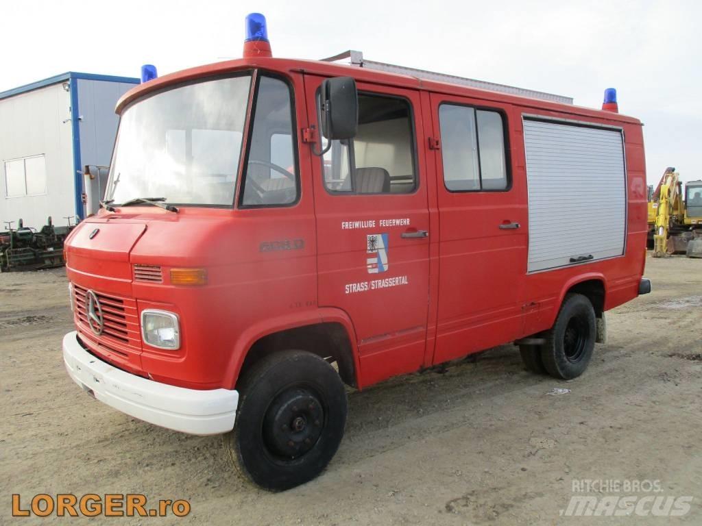 Mercedes-Benz 608 D 貨箱式卡車