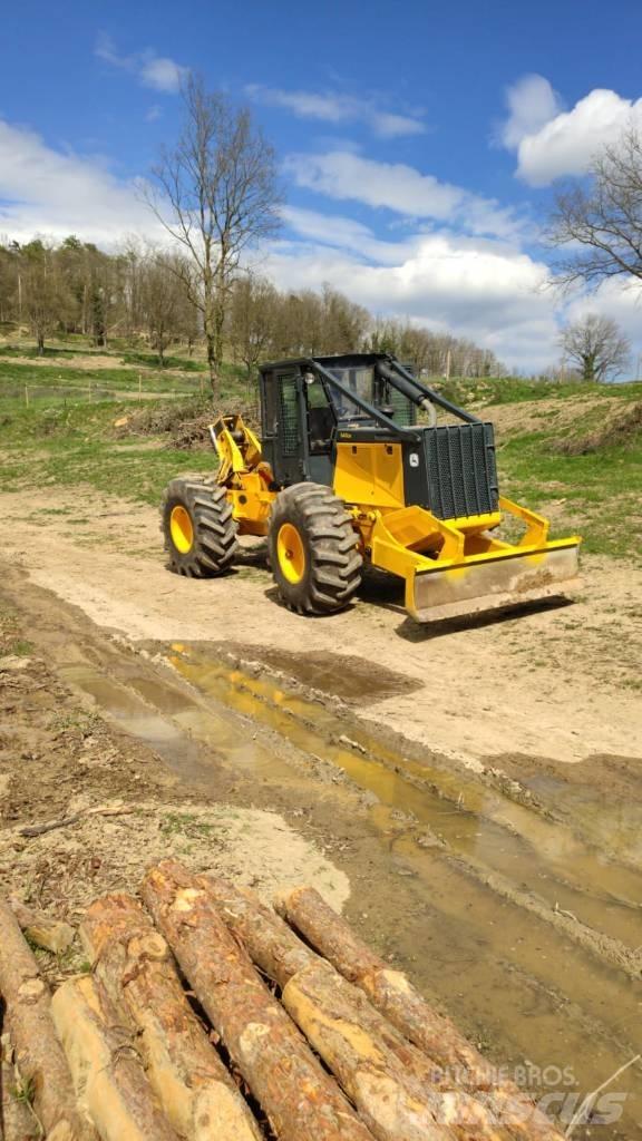 John Deere 640 集材機