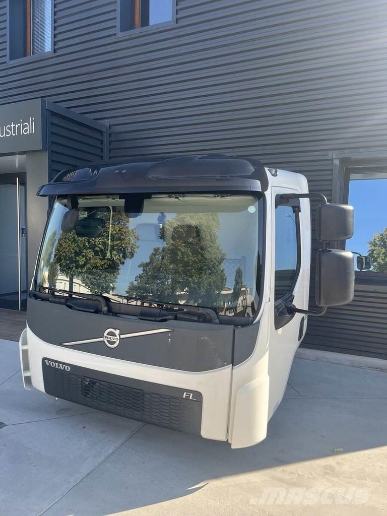 Volvo FL 駕駛室與內部